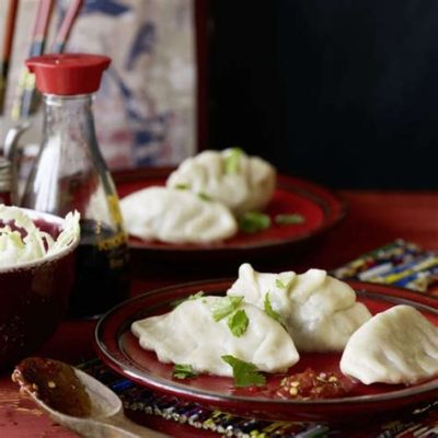   Momos ripieni di carne: Un trionfo di sapori speziati e una morbida texture che fonda sulla lingua!